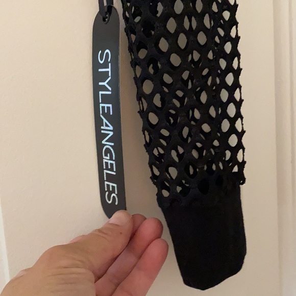 NWT crop top in a very large mesh w large sleeves, edgy, gothic, grunge - Picture 3 of 7